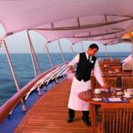 Perfil ideal de viajero para experiencias de lujo en yate: ¡Haz realidad tus sueños de viajar por el mar!